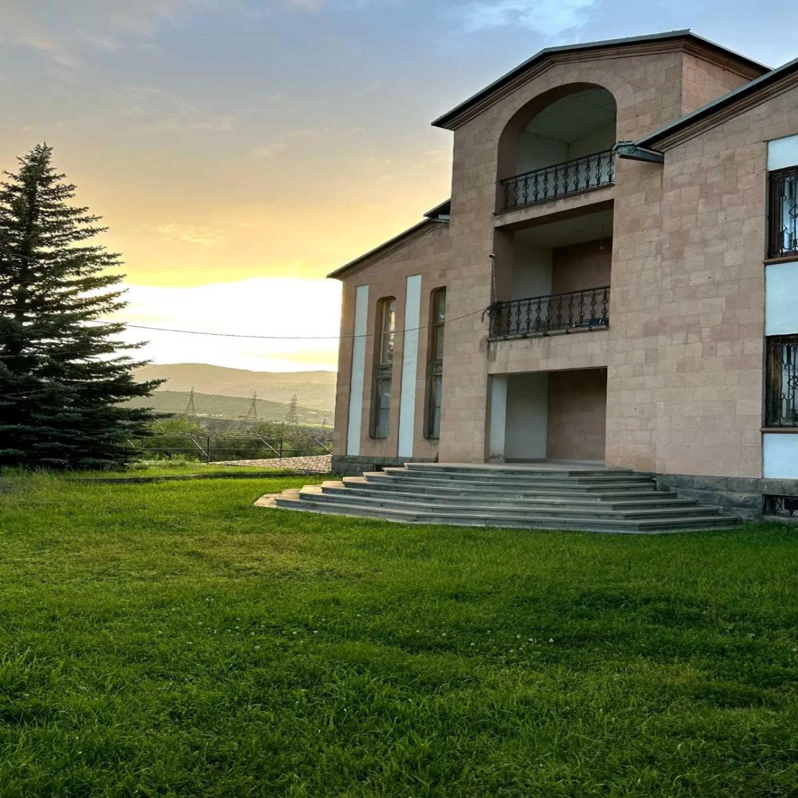 Luse Guest House Ijevan Eksteriør bilde